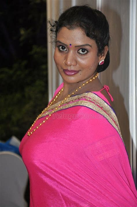 desi indian aunty|Free Desi Aunty In Saree Hot Photos